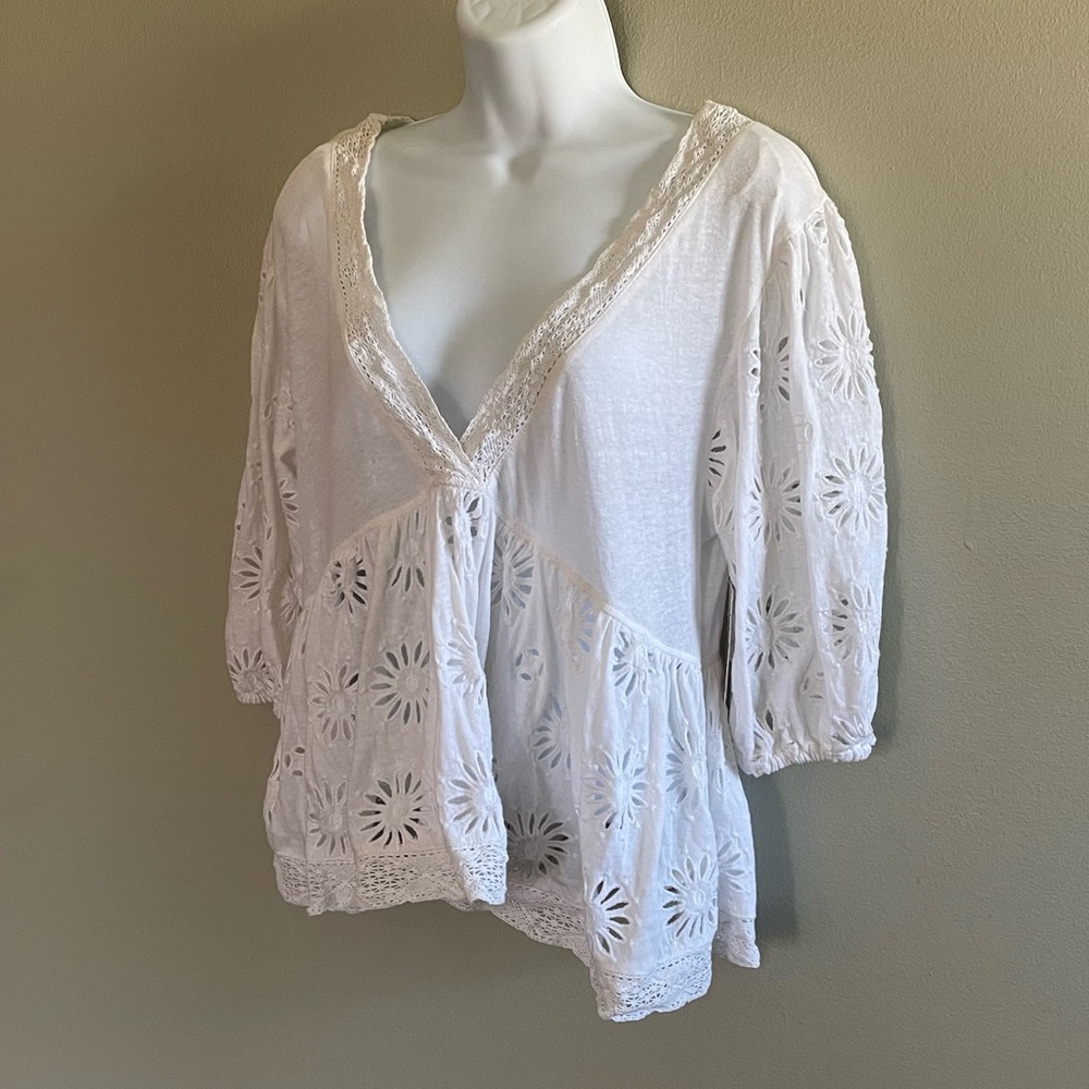 Free People Sweeter Side Eyelet Embroidered Blouse in White NWT - Picture 9 of 11
